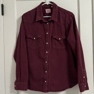 Levi's Women's 100% cotton snap shirt (maroon)